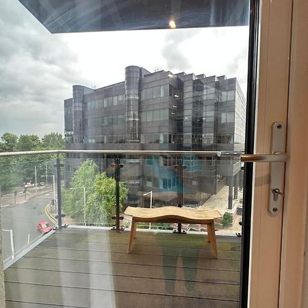 Uxbridge Apartment Exterior photo